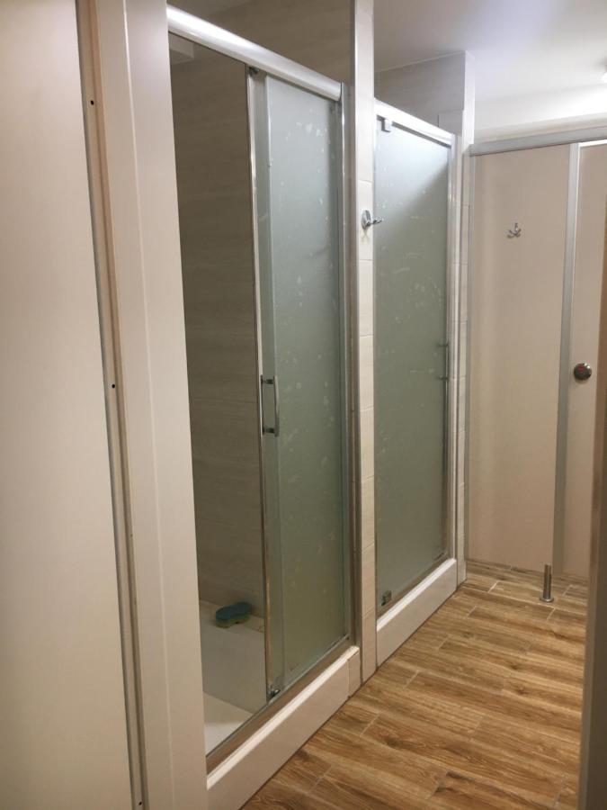Hostel Opolska 11-19 Вроцлав Экстерьер фото